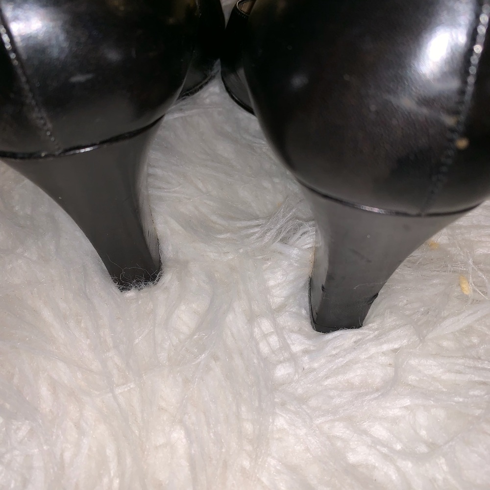 St. John Pumps - Picture 7 of 8